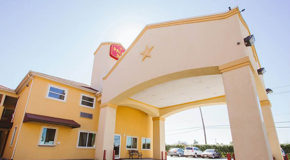 Scottish Inns Suites East Sam Houston Pkwy North 채널뷰 외부 사진